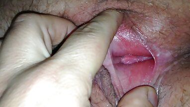 Sự im lặng của Monica Belluccix quay về vào mông séc người già một grosso milf